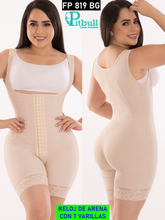 Cargar imagen en el visor de la galería, FAJA SHORT CON 3 BROCHES Y VARILLAS
