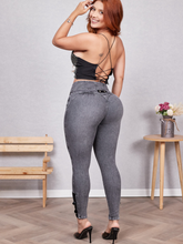 Cargar imagen en el visor de la galería, Pantalon Push Up Gris PR240112
