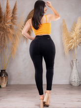 Cargar imagen en el visor de la galería, Pantalon Push Up Negro PR240087
